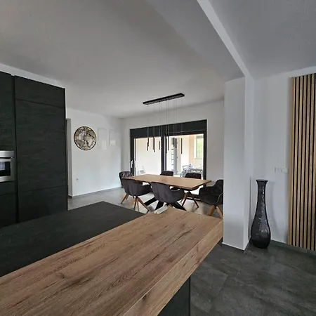 Family-friendly With Swimming Pool - Kozjak, - 22971 Vir