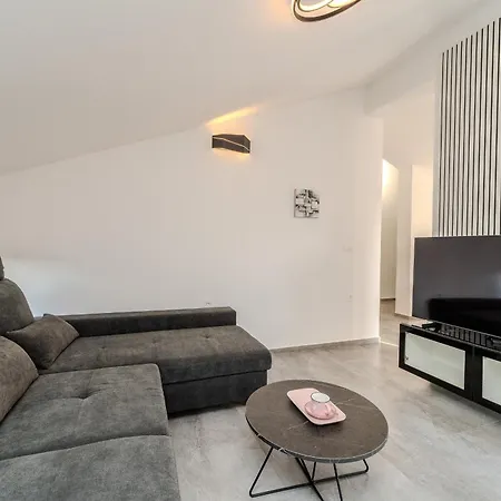 Family-friendly With Swimming Pool - Kozjak, - 22971 Vir