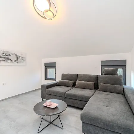 Family-friendly With Swimming Pool - Kozjak, - 22971 Vir