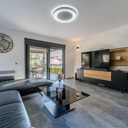 Family-friendly With Swimming Pool - Kozjak, - 22971 Apartmán