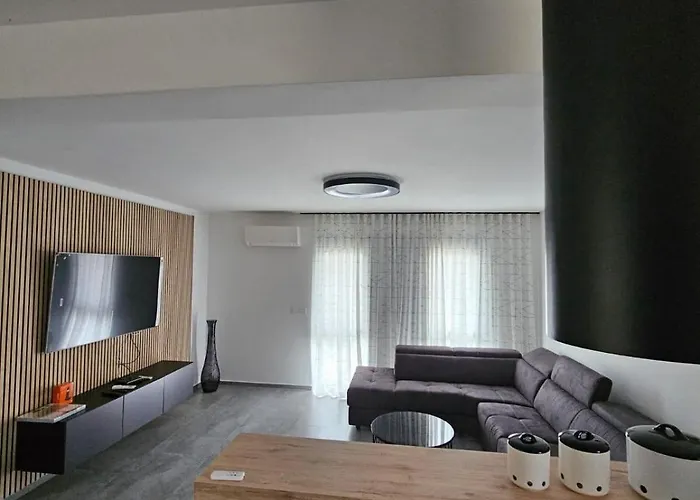 Family-friendly With Swimming Pool - Kozjak, - 22971 * Vir