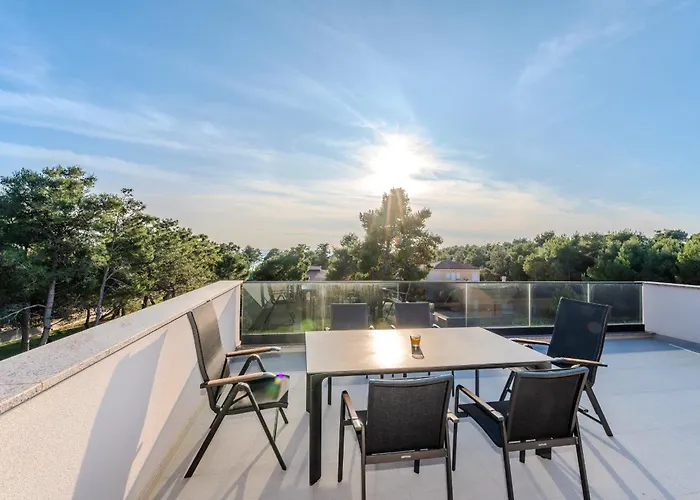 Family-friendly With Swimming Pool - Kozjak, - 22971 Апартаменты