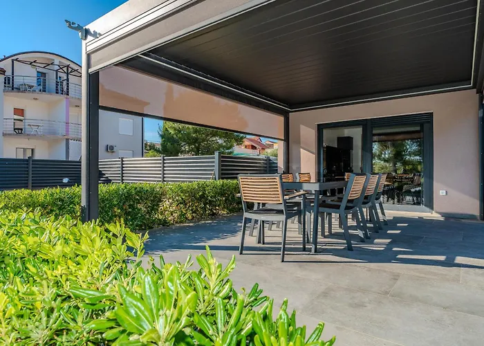 Апартаменты Family-friendly With Swimming Pool - Kozjak, - 22971 Вир